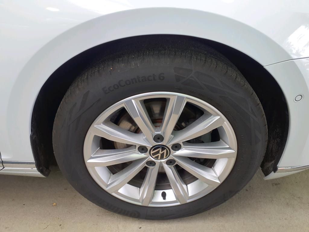 Volkswagen Passat Variant Elegance 2.0 TDI SCR AHK*PDC*RFK