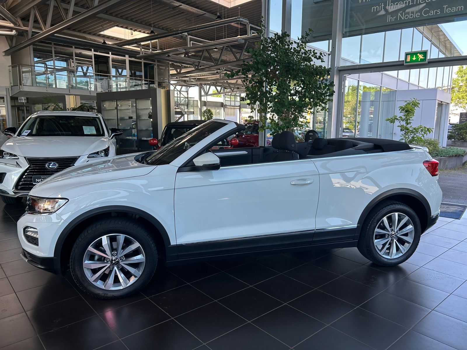 Fahrzeugabbildung Volkswagen T-Roc Cabriolet Style 1.5 TSI DSG StandHz NAVI