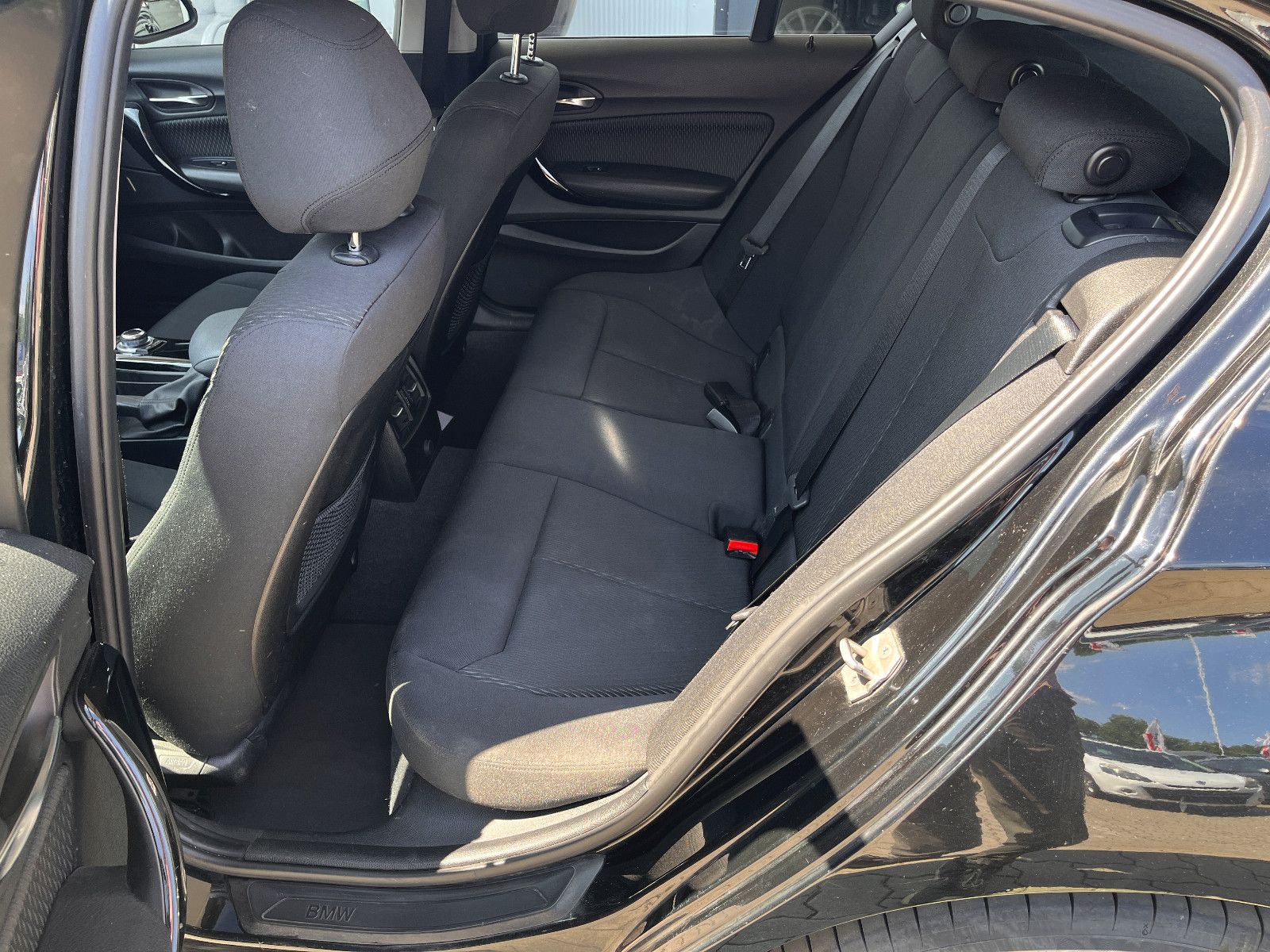 Fahrzeugabbildung BMW 118 1 Limousine 5-trg. 118 i Advantage Automatik