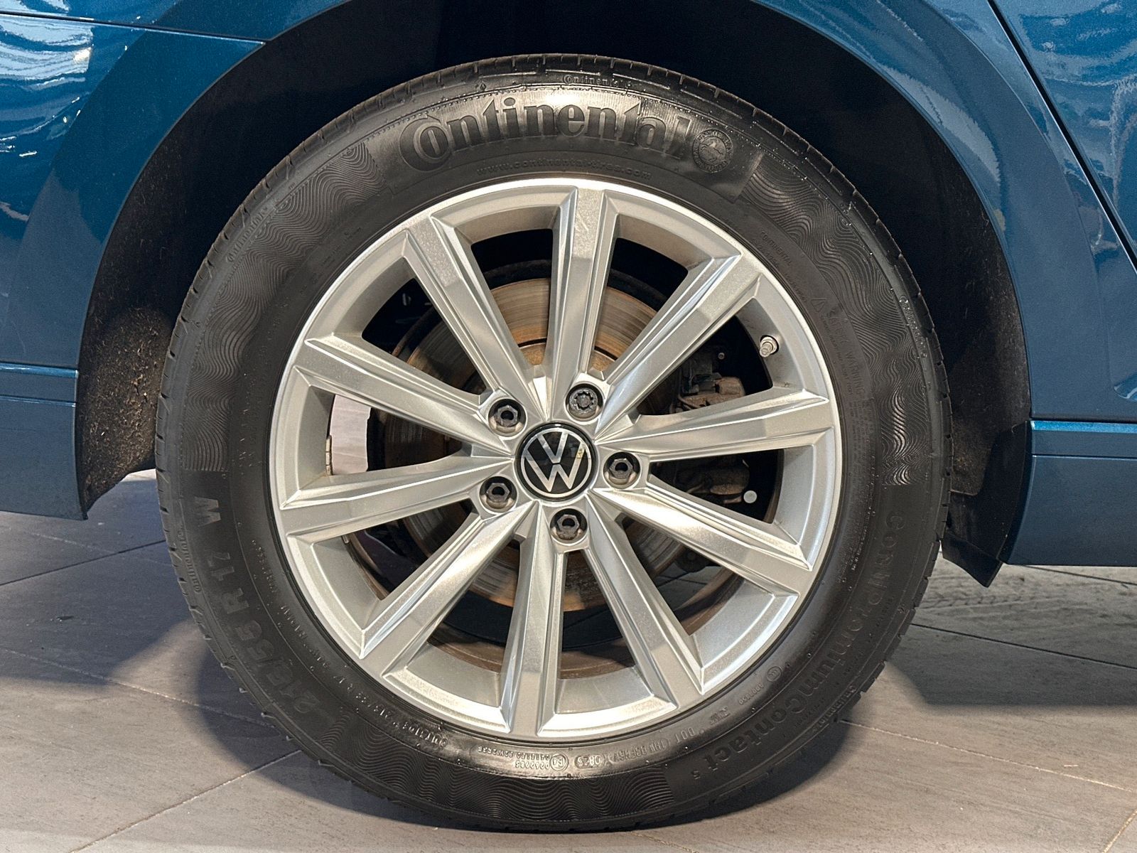 Fahrzeugabbildung Volkswagen Passat Variant 2.0 TDI DSG Business NAV+LED+PANO