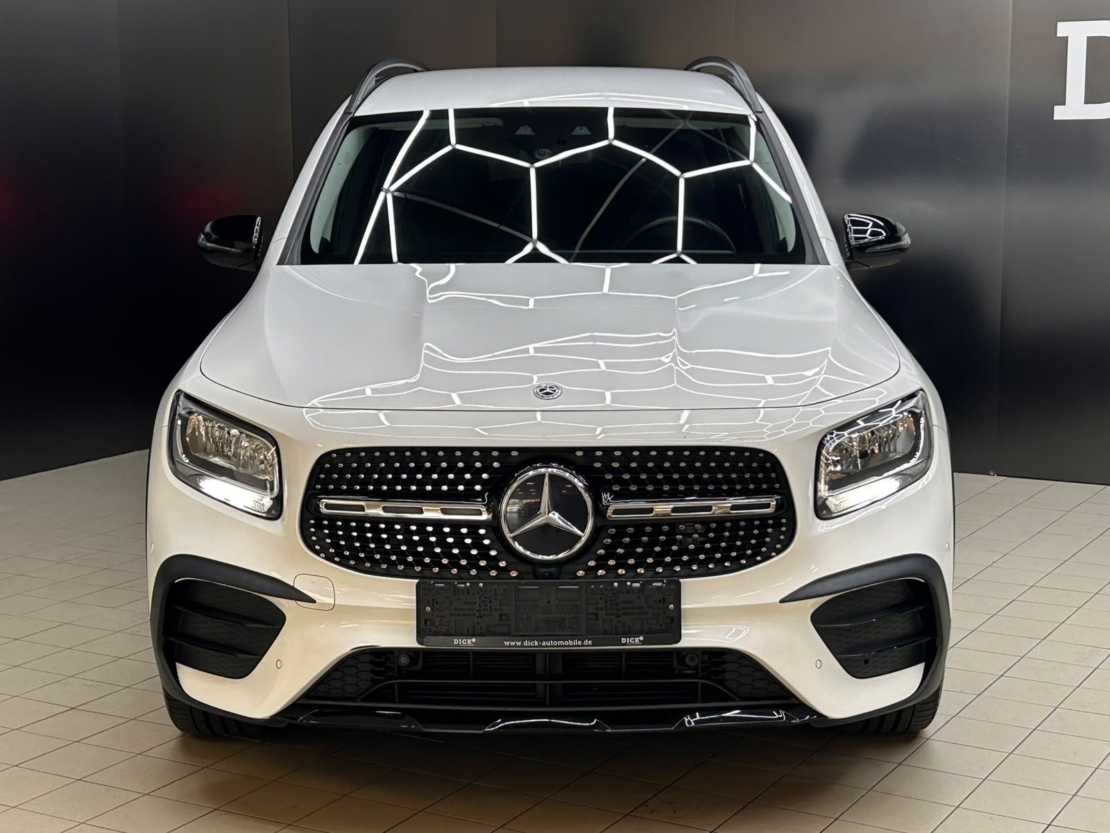 Fahrzeugabbildung Mercedes-Benz GLB 250 CGI 2X AMG Line >NIGHT+WIDES+LED+SHZ+19"
