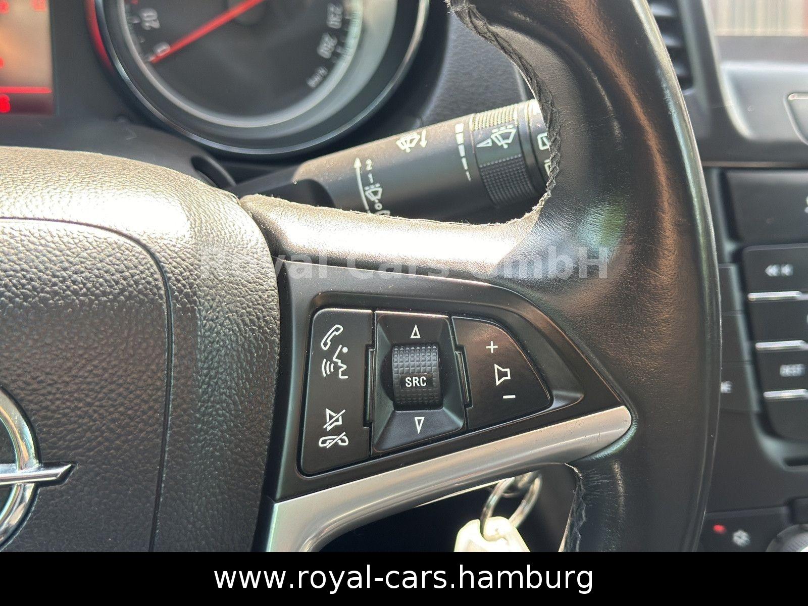 Opel Insignia 2009 — photo 20