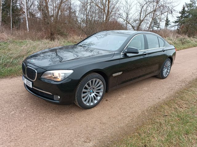 BMW 740d xDrive ACC,NigtV,SoftClose,Comfort Seats