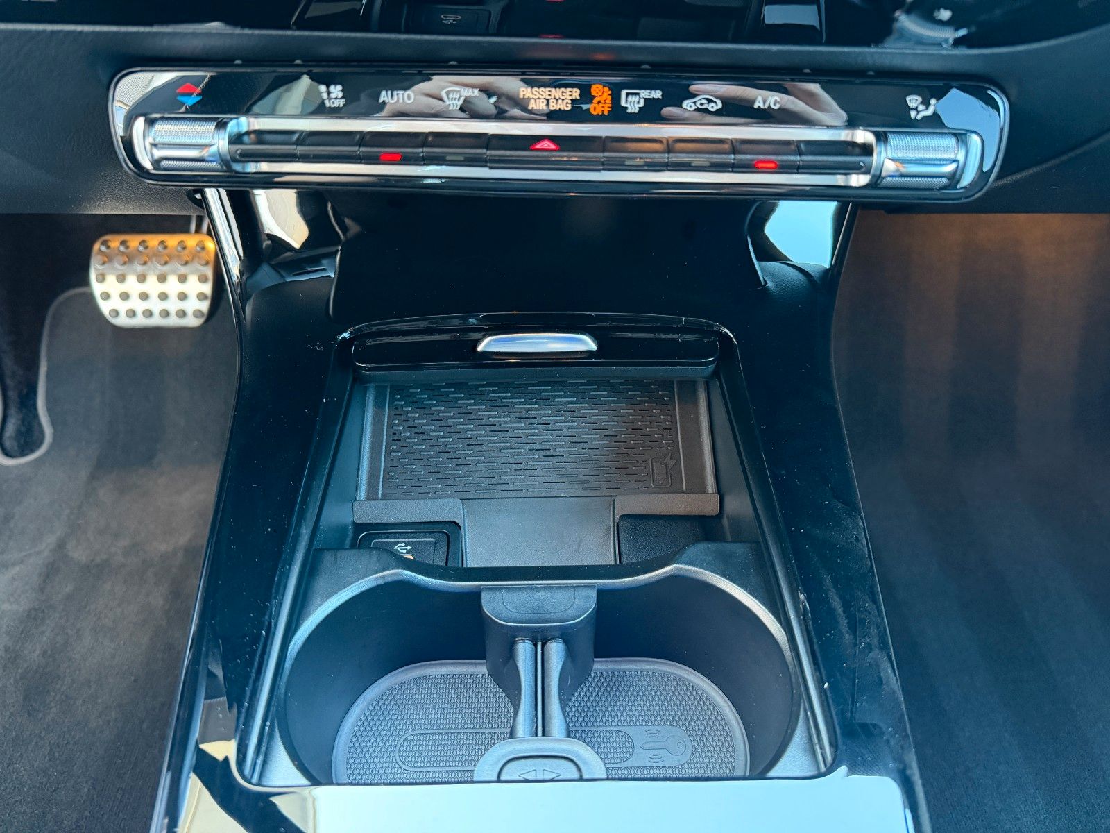 Fahrzeugabbildung Mercedes-Benz CLA 200 SB AMG R-Kamera+TOTW+