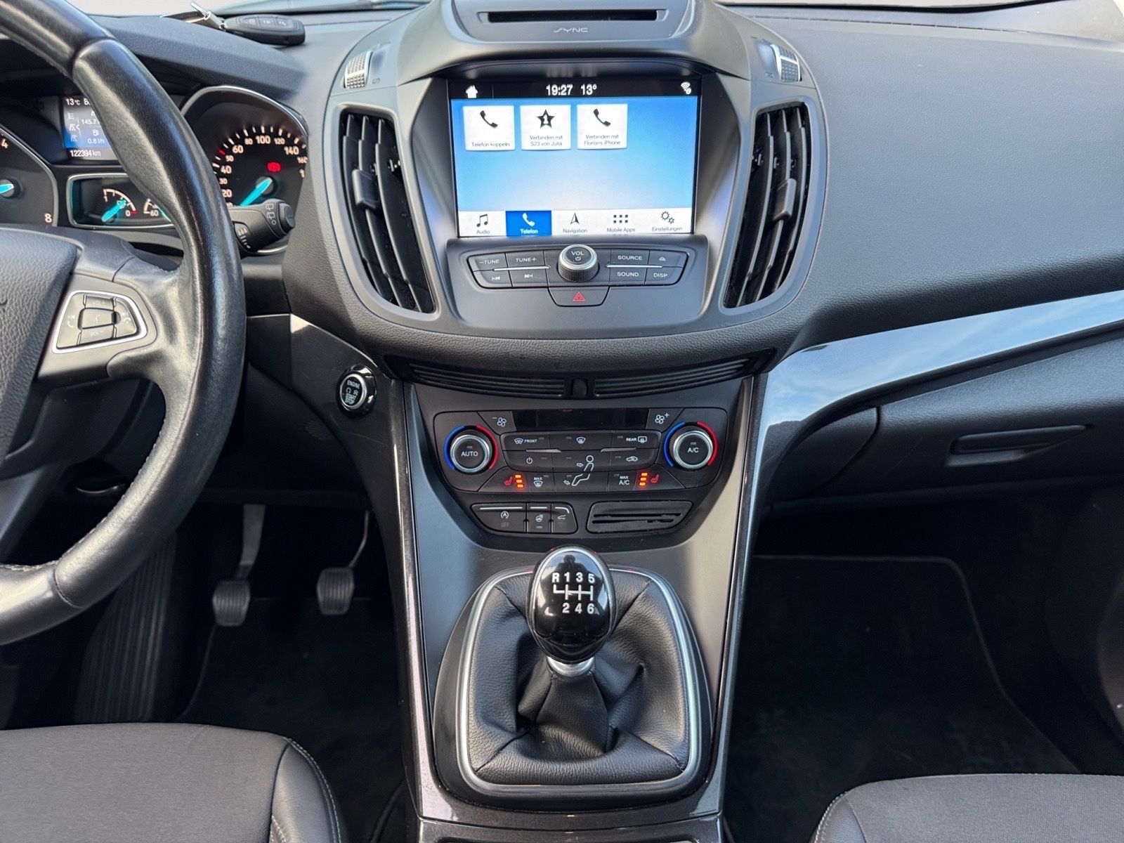 Fahrzeugabbildung Ford Kuga Titanium*LED*8Fach Alu*Kamera*Teilleder