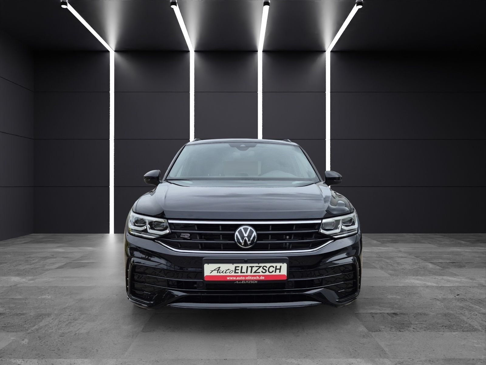 Fahrzeugabbildung Volkswagen Tiguan TDI R-Line DSG 4M Matrix STHZ AHK ACC Nav