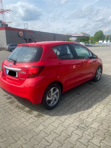 TOYOTA Yaris