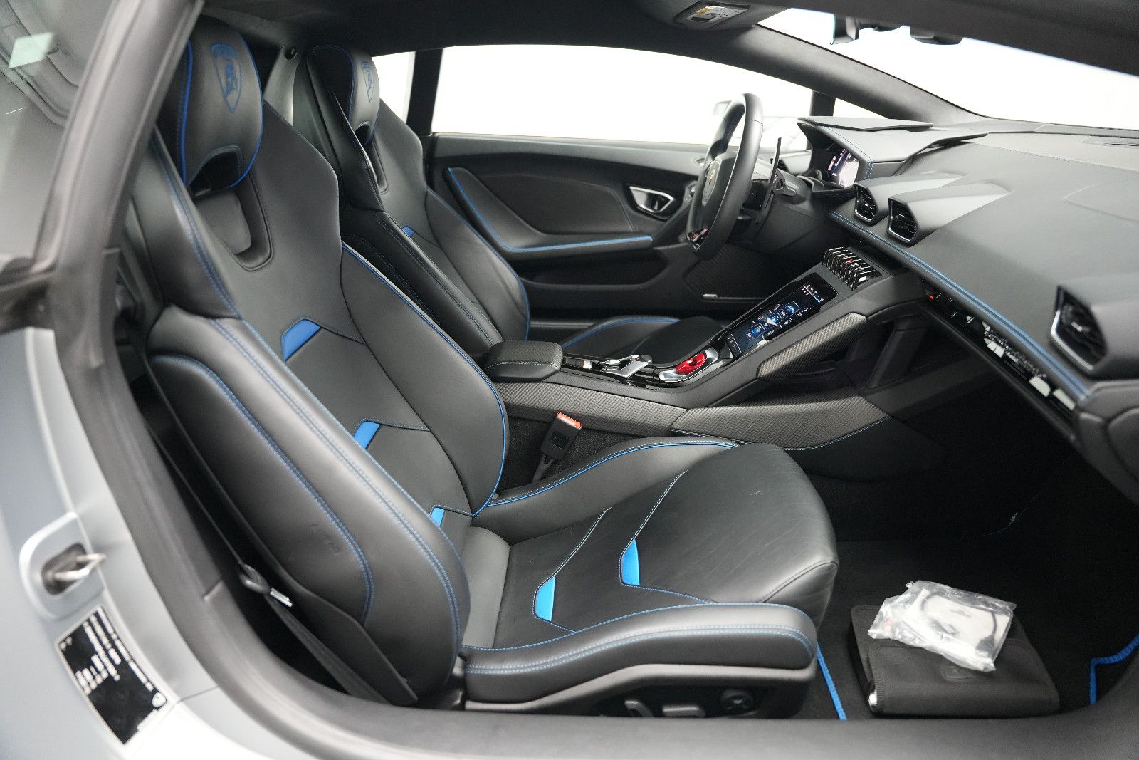 Fahrzeugabbildung Lamborghini Huracán EVO V10 /LIFT/SENSONUM/KAMERA/ACC