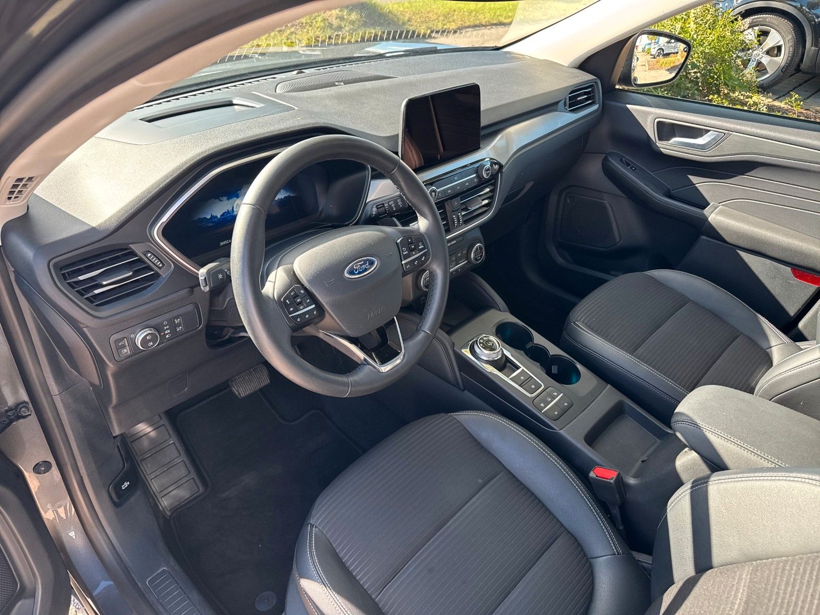 Fahrzeugabbildung Ford Kuga Plug-In Titanium X, AHK, ACC-TEMPOMAT