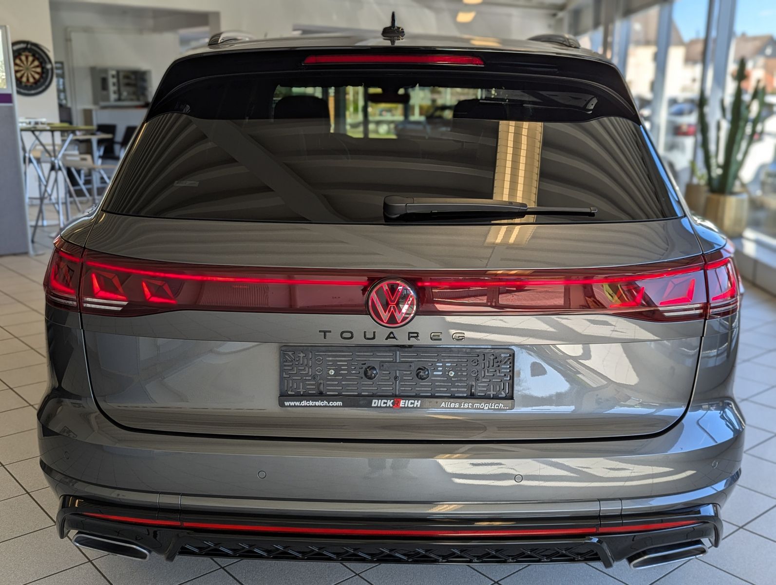 VW Touareg 3.0 TDI 4M R-Line Komfort-Paket UPE 111T - Image 6