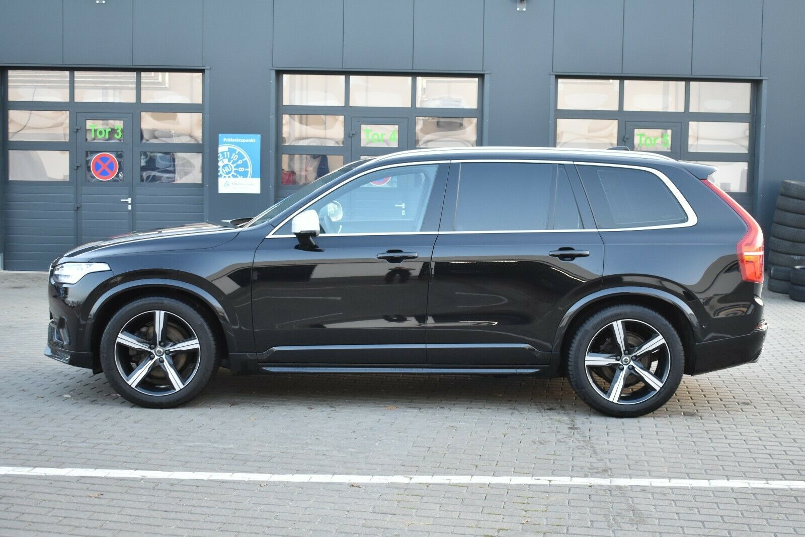 Fahrzeugabbildung Volvo XC90 D5 R-Design*LED*LUFT*MIETKAUF ohne Schufa