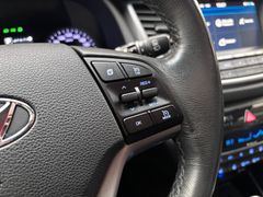HYUNDAI Tucson 1.6 Premium 4WD*LED*Navi*Sitzh*Pano*