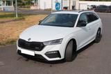 Skoda Octavia Combi RS 4x4 *Panorama*4xSHZ*HUD*ACC*AHK - Skoda Octavia aus 2024