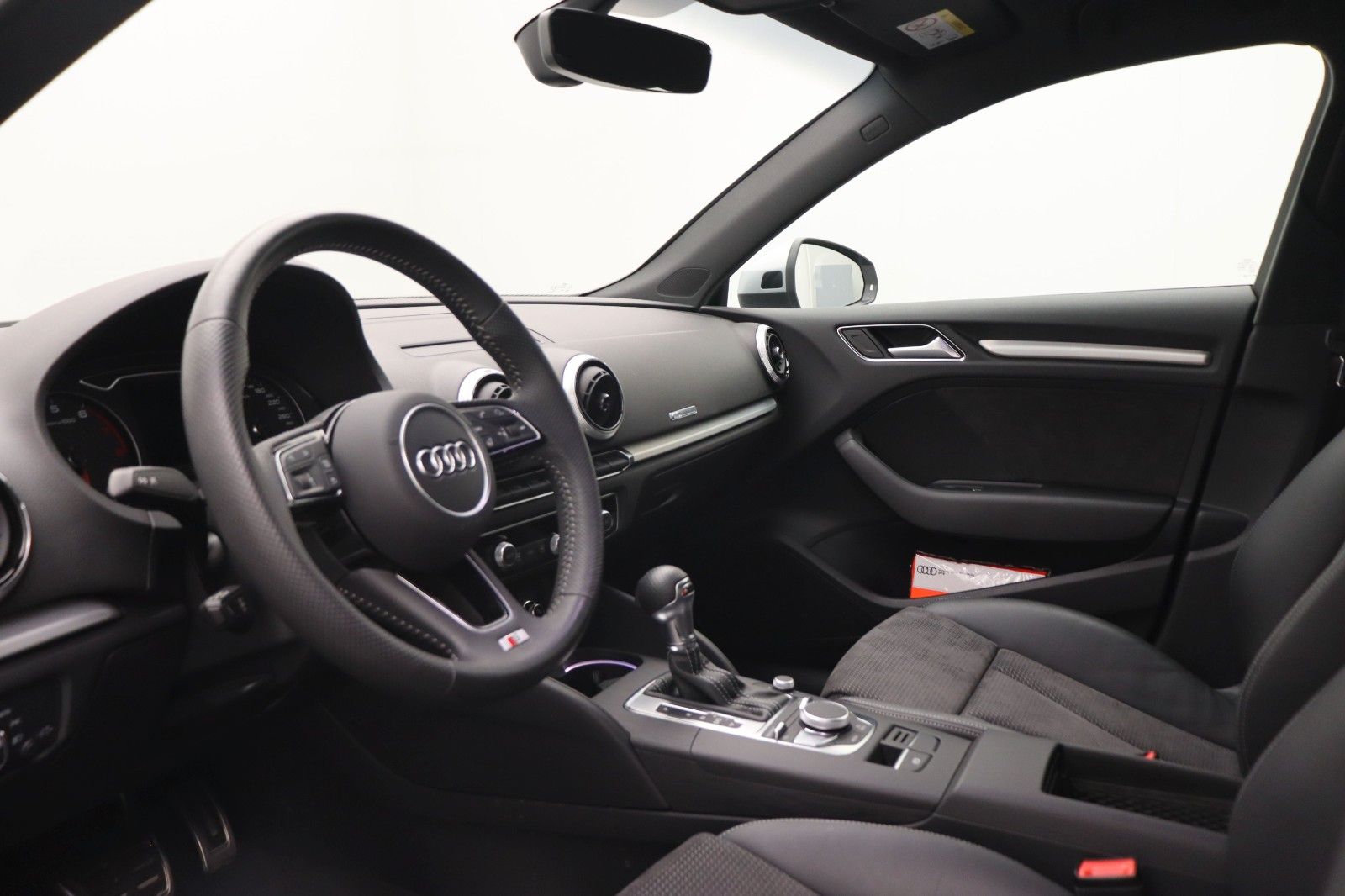 Fahrzeugabbildung Audi A3 Sportback 35 TFSI Sport S-Line