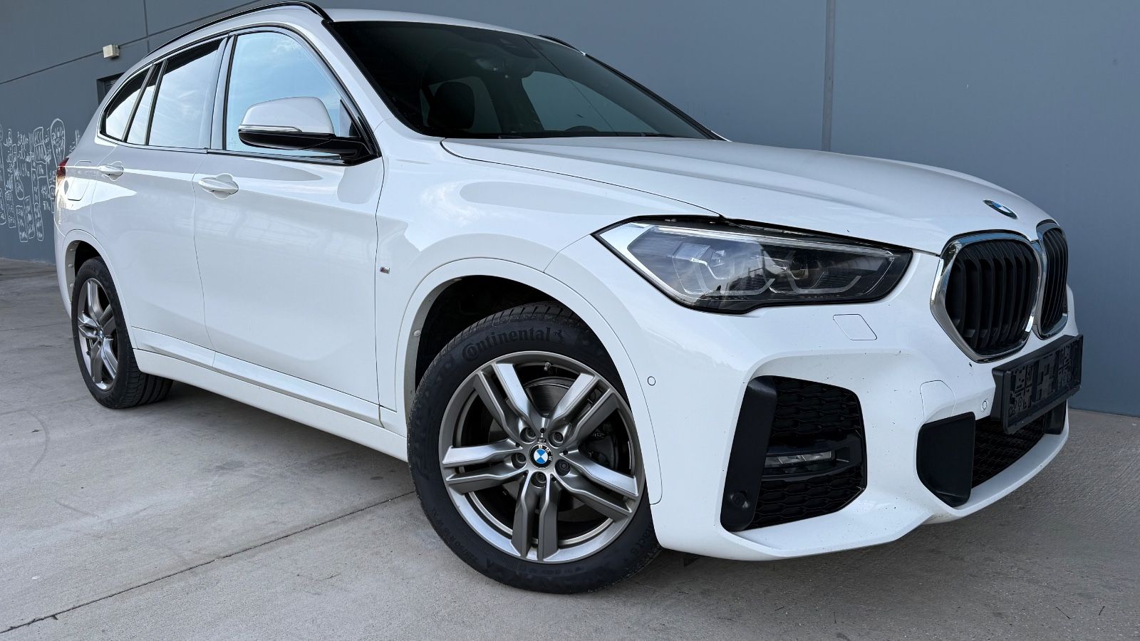 BMW X1 sDrive 18 d M Sport Leder HUD Kamera imagem 2