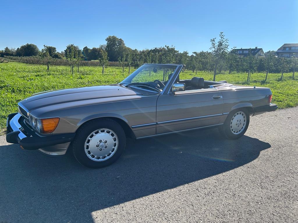 Mercedes-Benz SL 560