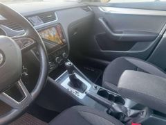 Fahrzeugabbildung Skoda Octavia Ambition DSG PDC DAB SCHECKHEFTGEPFLEGT