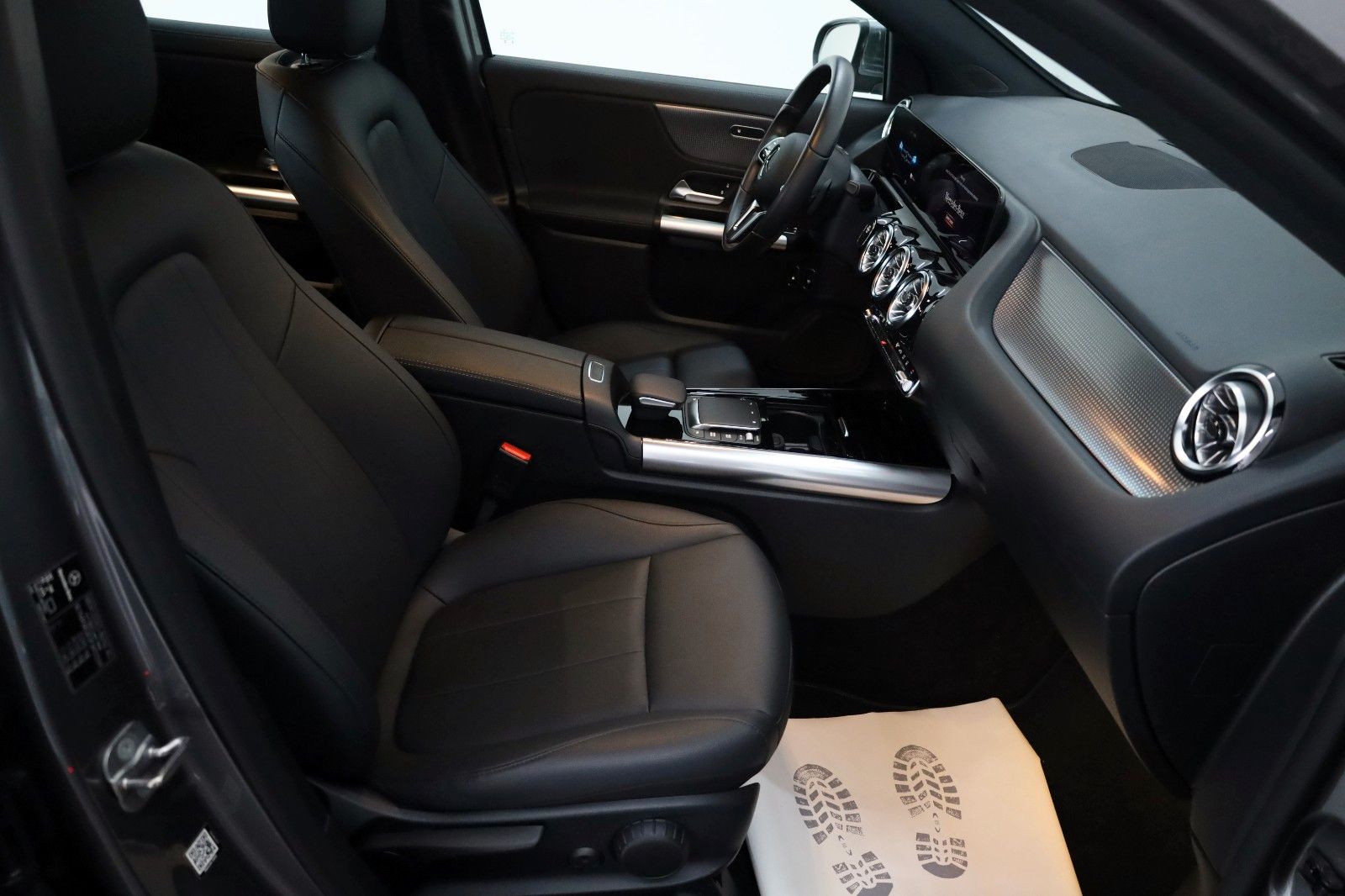 Fahrzeugabbildung Mercedes-Benz GLA 250e Progressive Leder,Navi,LED,Park-Paket