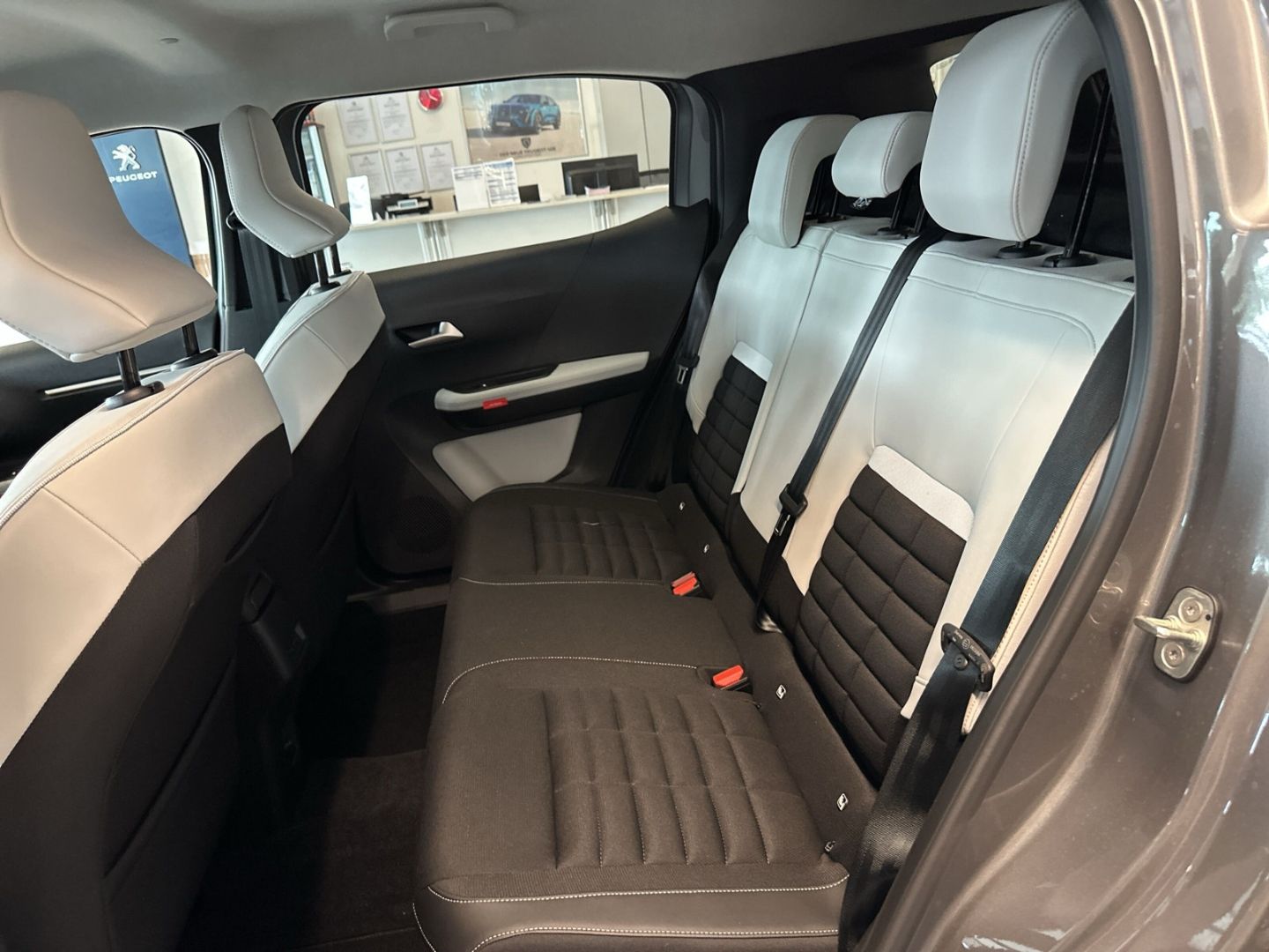 Fahrzeugabbildung Citroën C3 Aircross Mild Hybrid 145 MAX Navi  Klimaautom