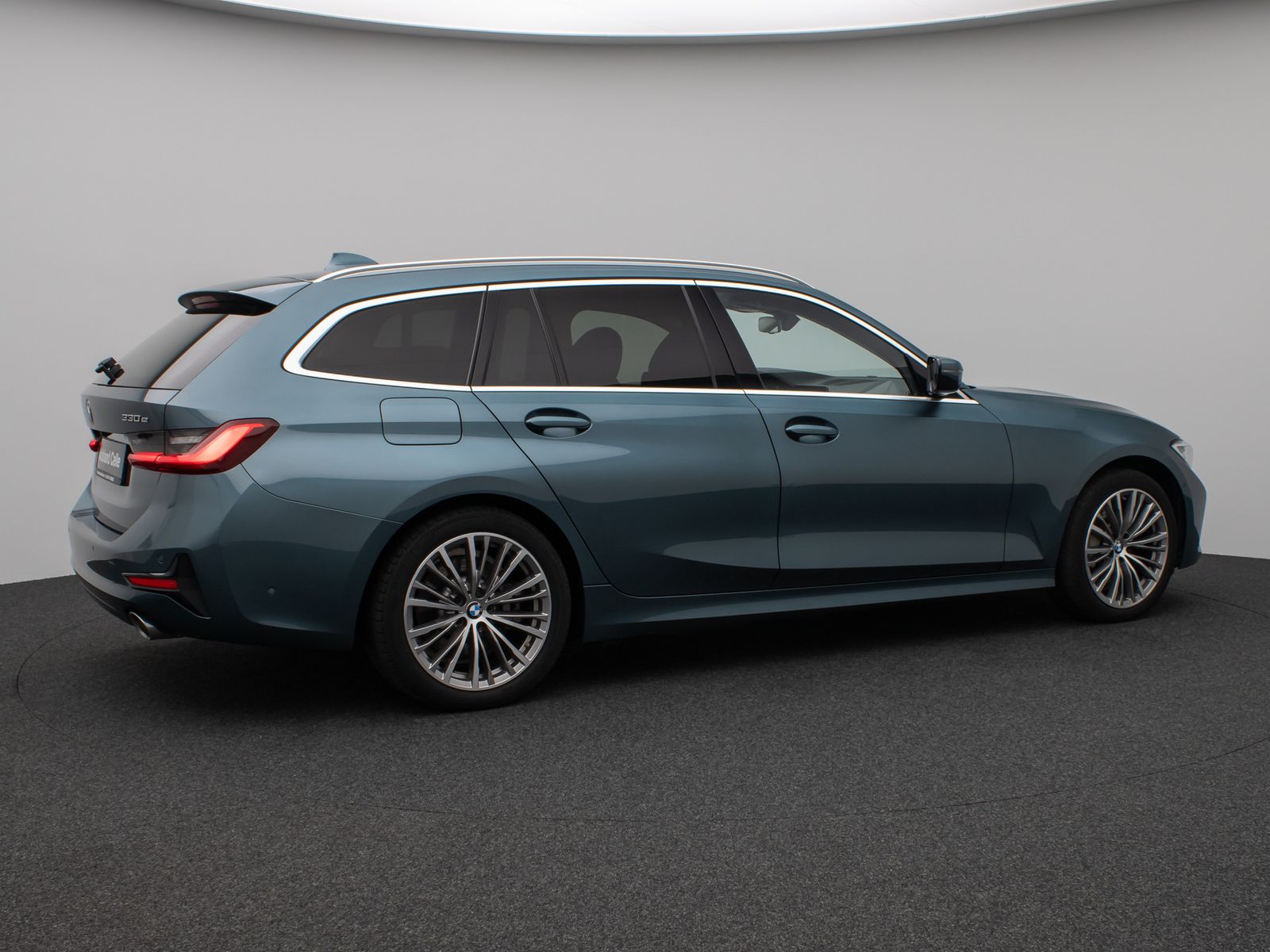 Fahrzeugabbildung BMW 330e  Sport Line Kamera DAB HiFi Komfort Alarm