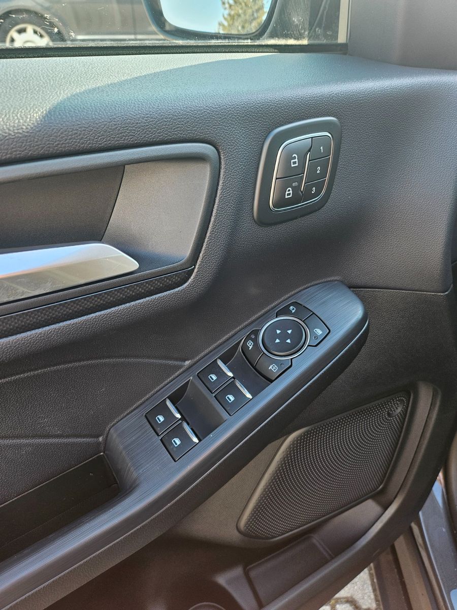 Fahrzeugabbildung Ford Kuga Hybrid ST-Line X