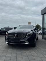 Mercedes-Benz GLA 250 4MATIC DCT Leder Automatik AHK - Firmenfahrzeug gebraucht