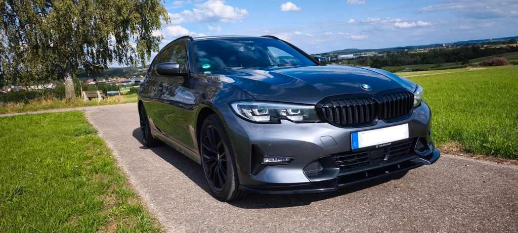 Image of BMW 320
