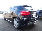 Mercedes-Benz GLA 250 4Matic AMG 2. HAND LED NAVI KAMERA LEDER - Mercedes-Benz Gebrauchtwagen in Bielefeld