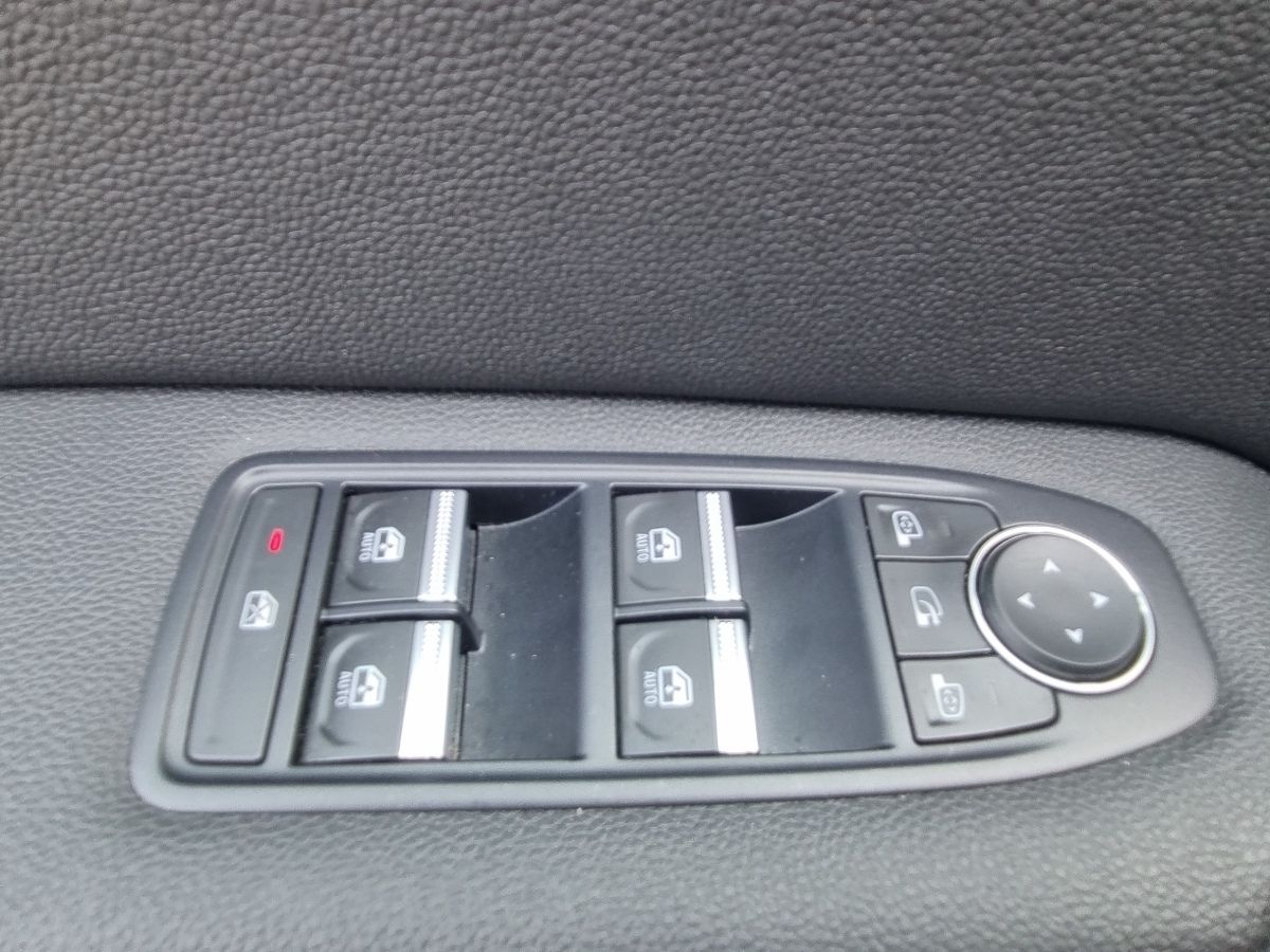 Fahrzeugabbildung Renault Captur INTENS TCe 130 EDC
