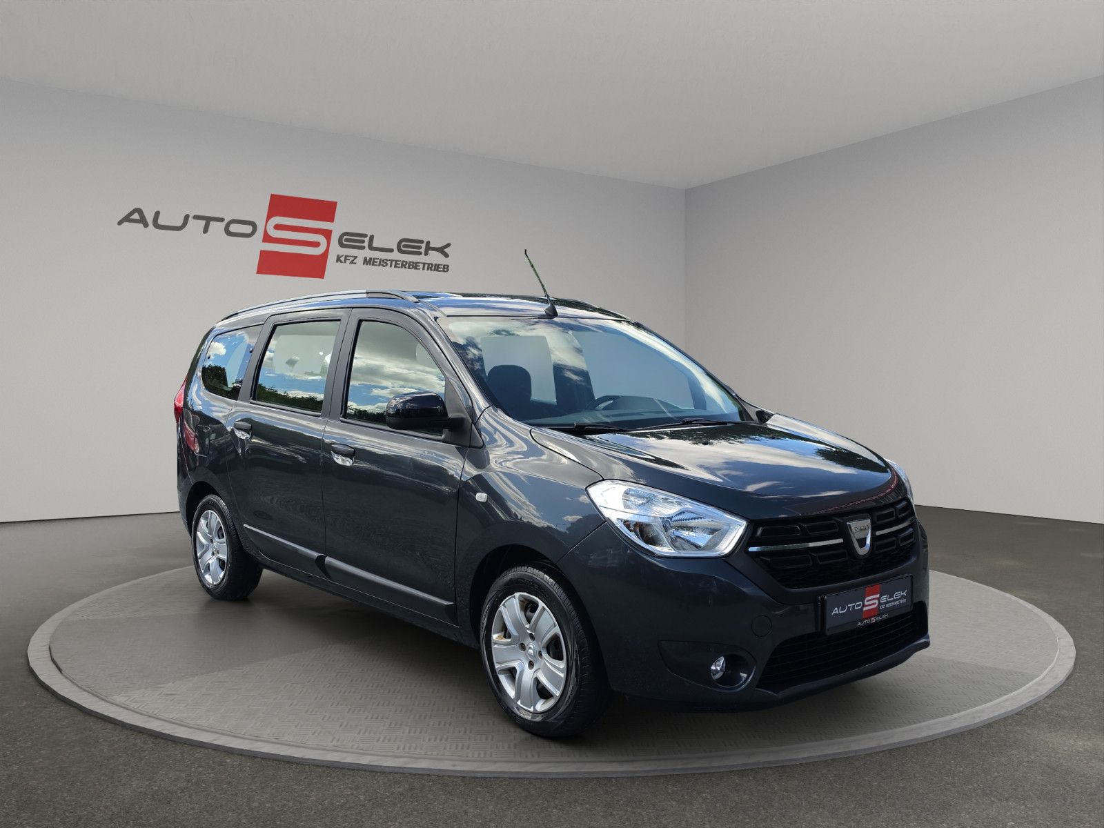 Fahrzeugabbildung Dacia Lodgy Comfort 7x Sitzer Navigation Tempomat