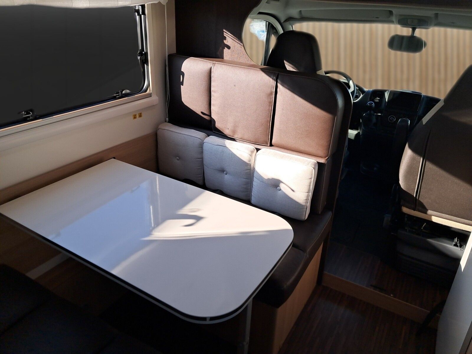 Fahrzeugabbildung Forster A 699 DVB Luftfederung Sat/TV Solar Markise