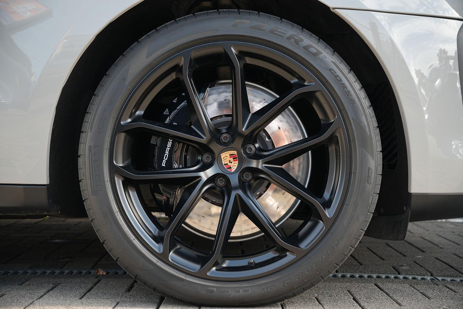 Porsche MACAN GTS MY24-ACC-PSCB-PANO-BOSE-CARBON-21"GT