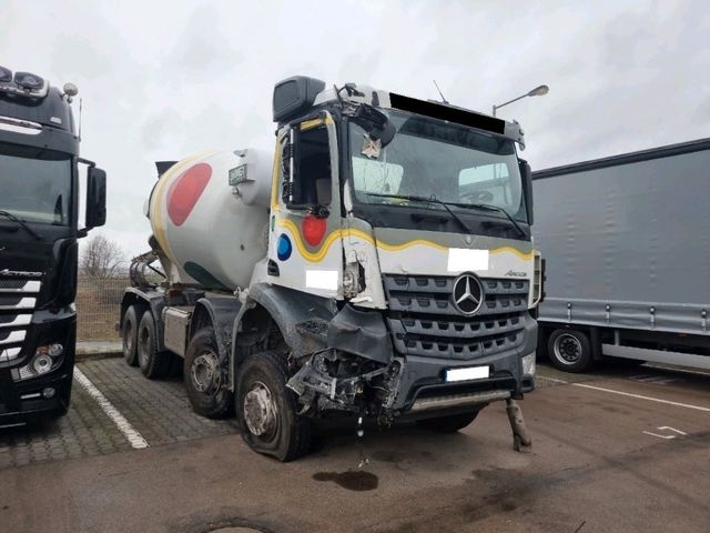 Mercedes-Benz Arocs 8x6