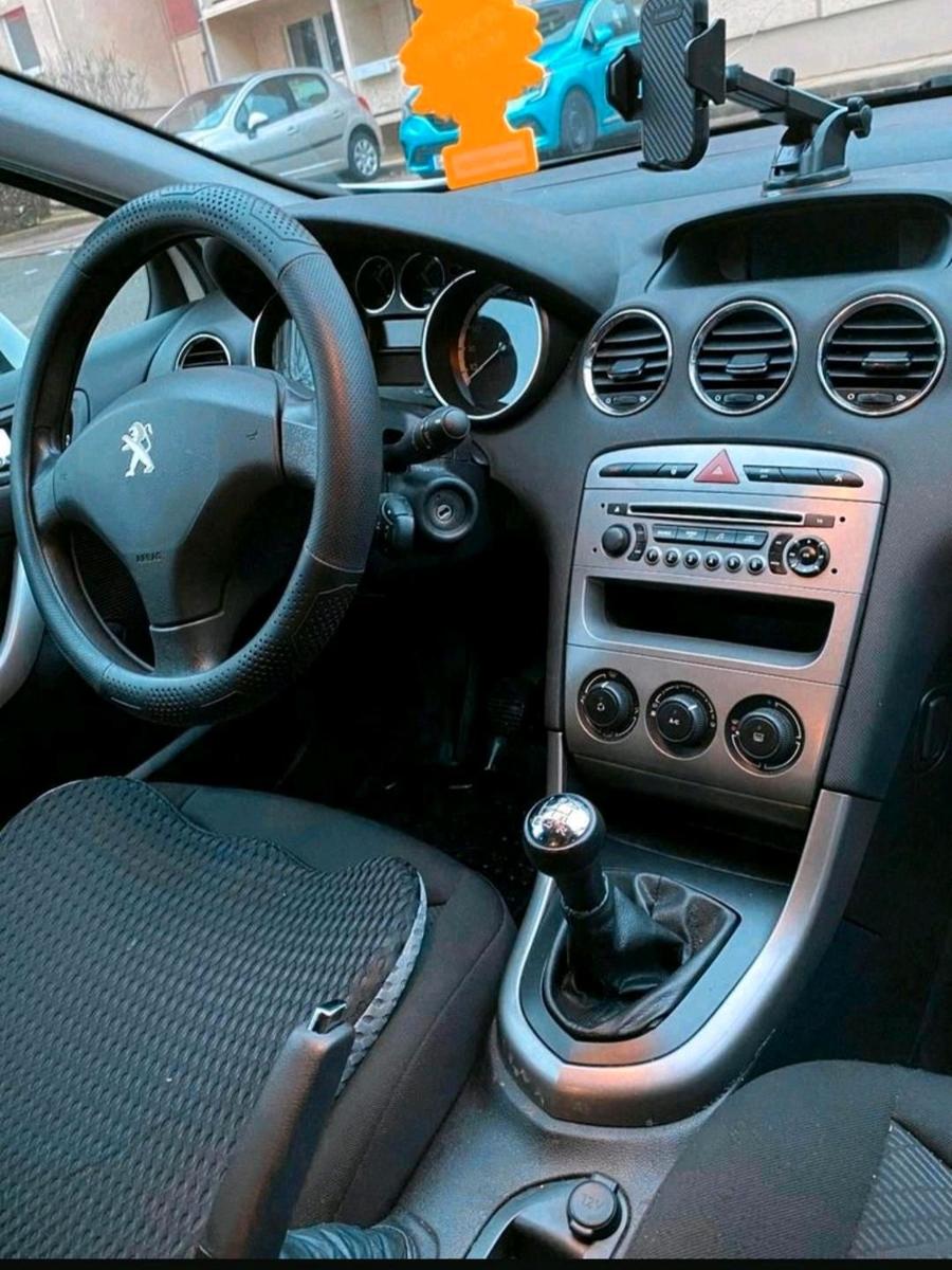 Peugeot 308 2012 — photo 6
