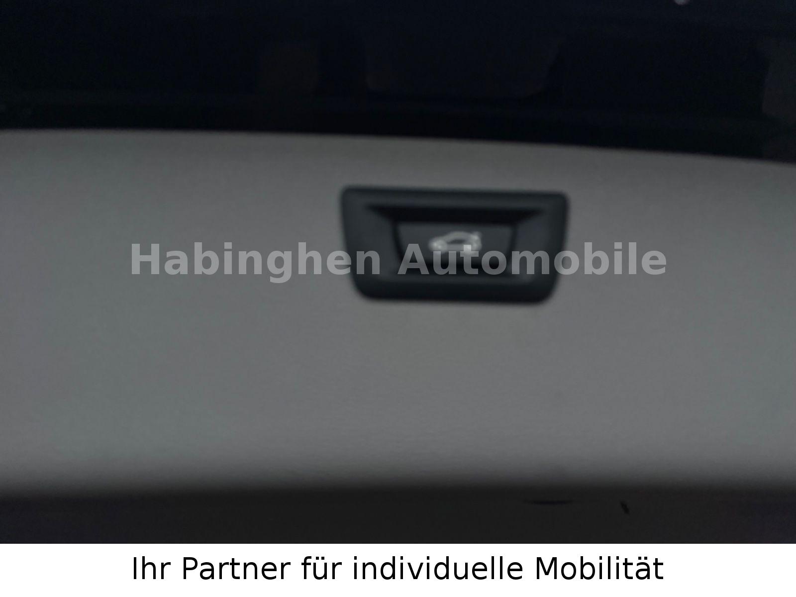 BMW 318iA Touring Advantage*Navi*LED*SHZ*PDC*CDS*