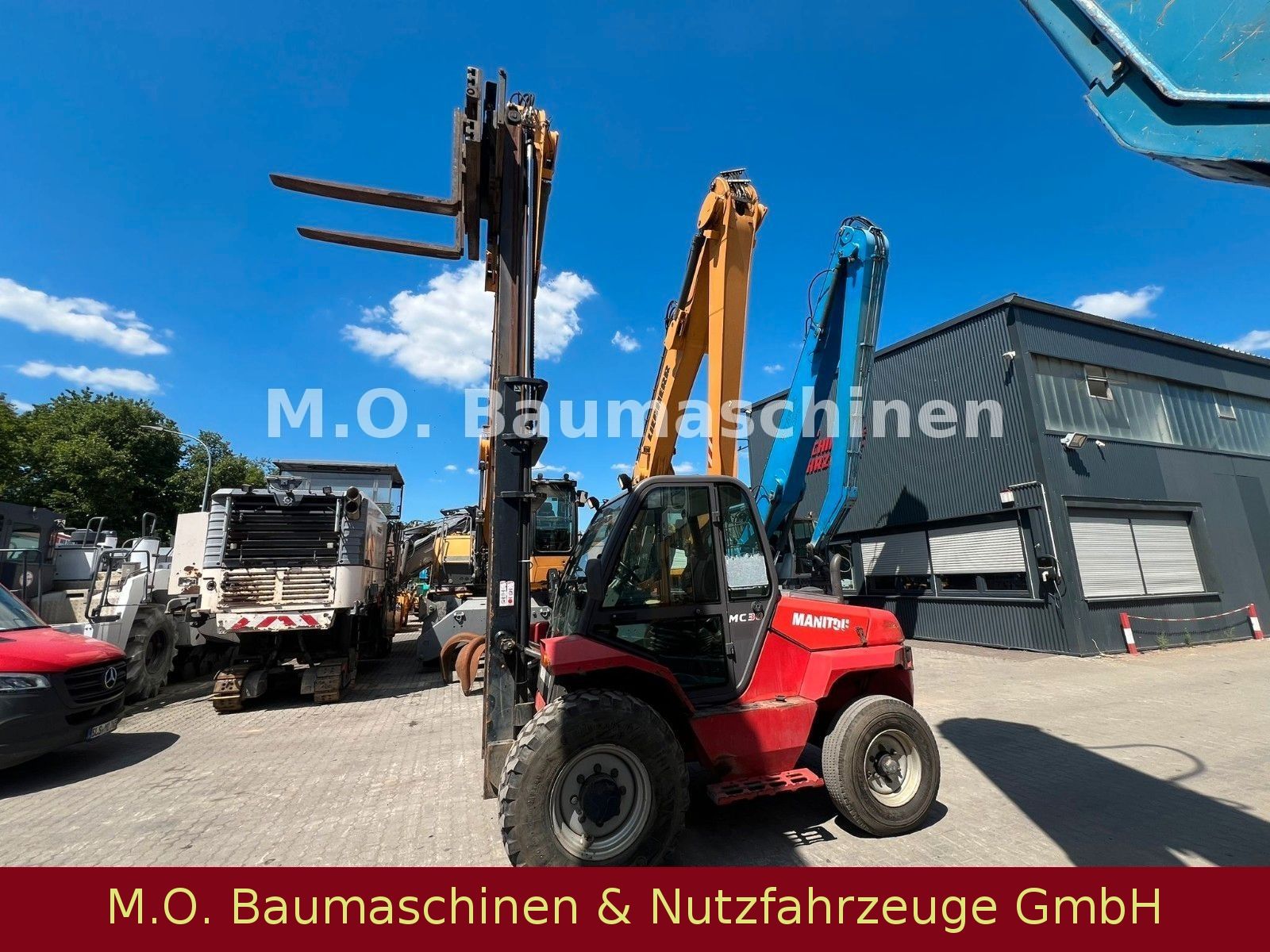 Fahrzeugabbildung Manitou MC 30 / Drehkranz / SS /Duplex / 3t / 4m /