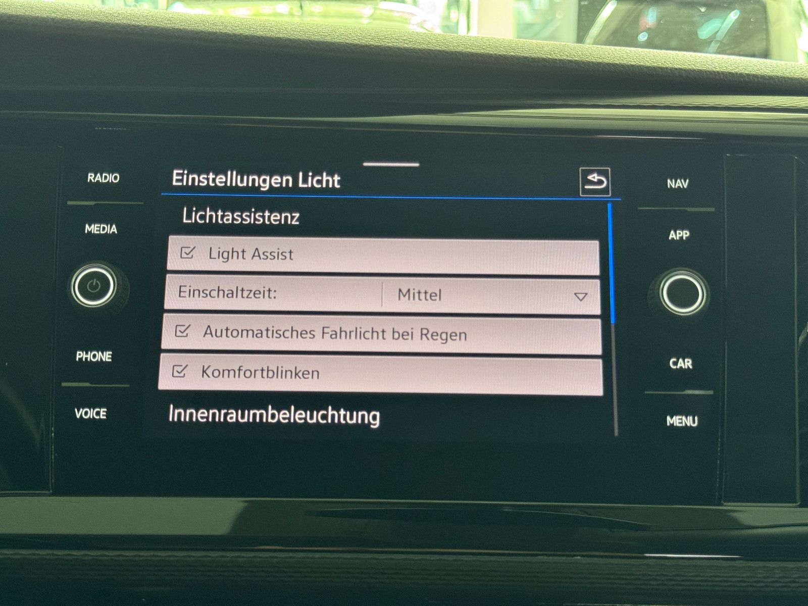 Fahrzeugabbildung Volkswagen T6.1 4M DSG IQ.DRIVE INDIVIDUAL EDITION 6-SITZER