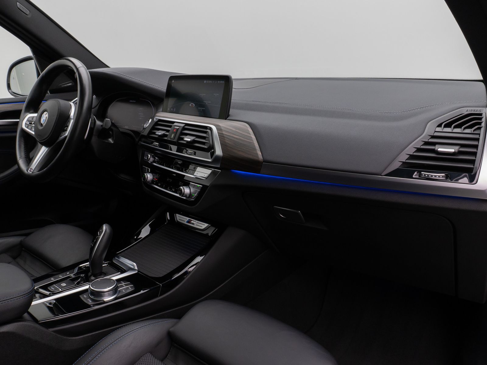 Fahrzeugabbildung BMW X3 M40d Panorama 360° HUD DAB H/K AHK Komfort