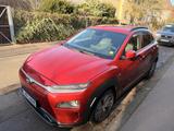 Hyundai KONA Elektro ELEKTRO 150kW Premium Premium - scheckheftgepflegte Hyundai KONA Elektro