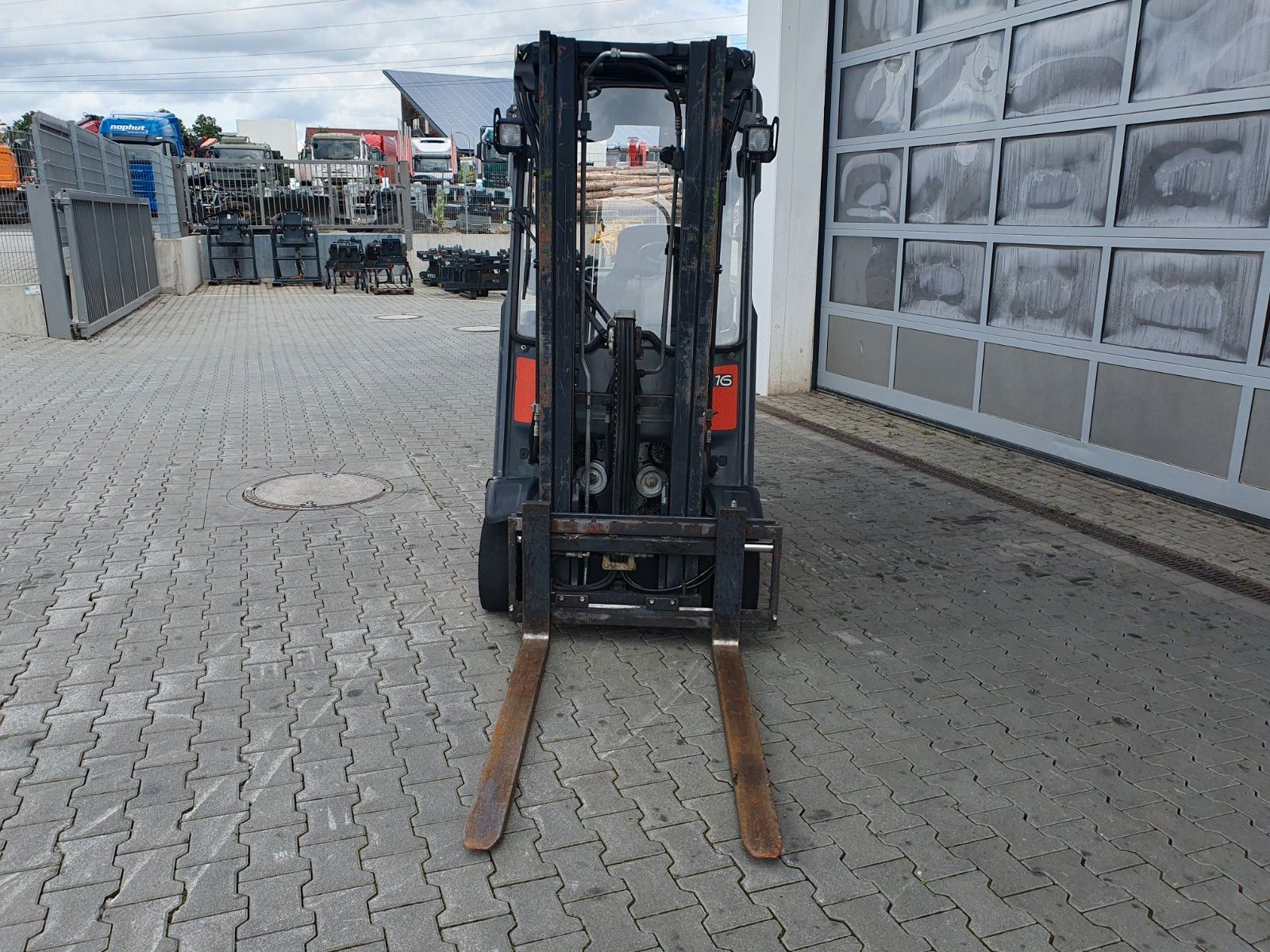 Fahrzeugabbildung Linde H16 T-01 / 4,6m /  nur: 3.260h / Gas / SS