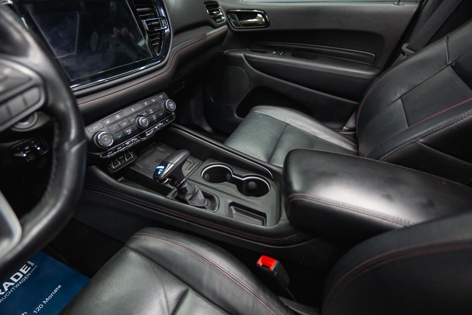Fahrzeugabbildung Dodge Durango 5.7 V8 SRT 4x4 Night-Paket WIDEBODY 19%