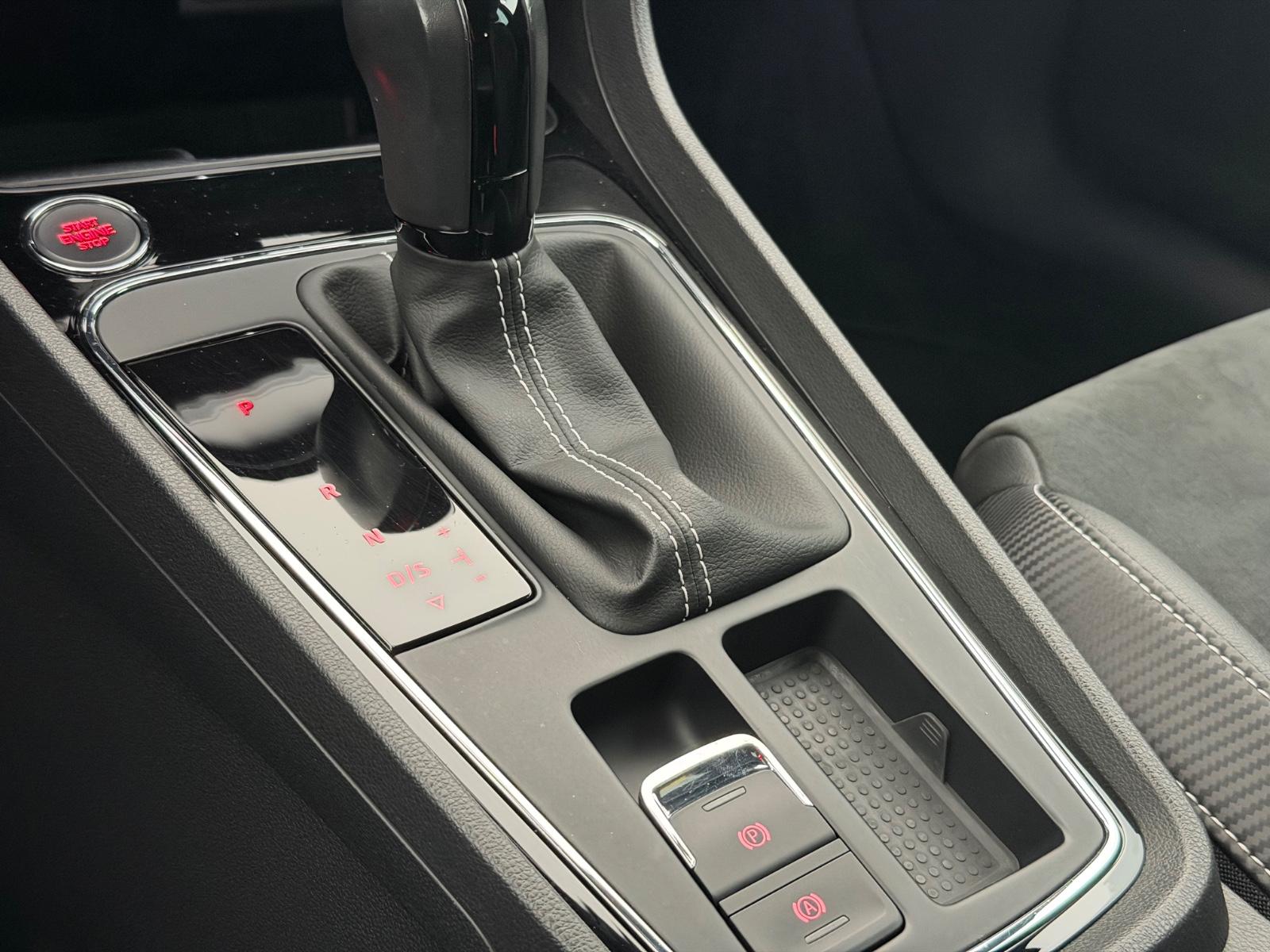 Seat Leon ST 2.0 4Dr.*CUPRA 300*LED-BEATS-SHZ-PDC-DCC