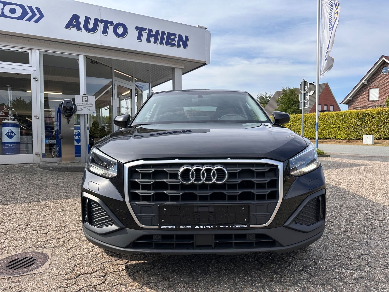 Fahrzeugabbildung Audi Q2 35 TFSI Navi/Virtual/APP/eHeck/RFK/PDC/LED