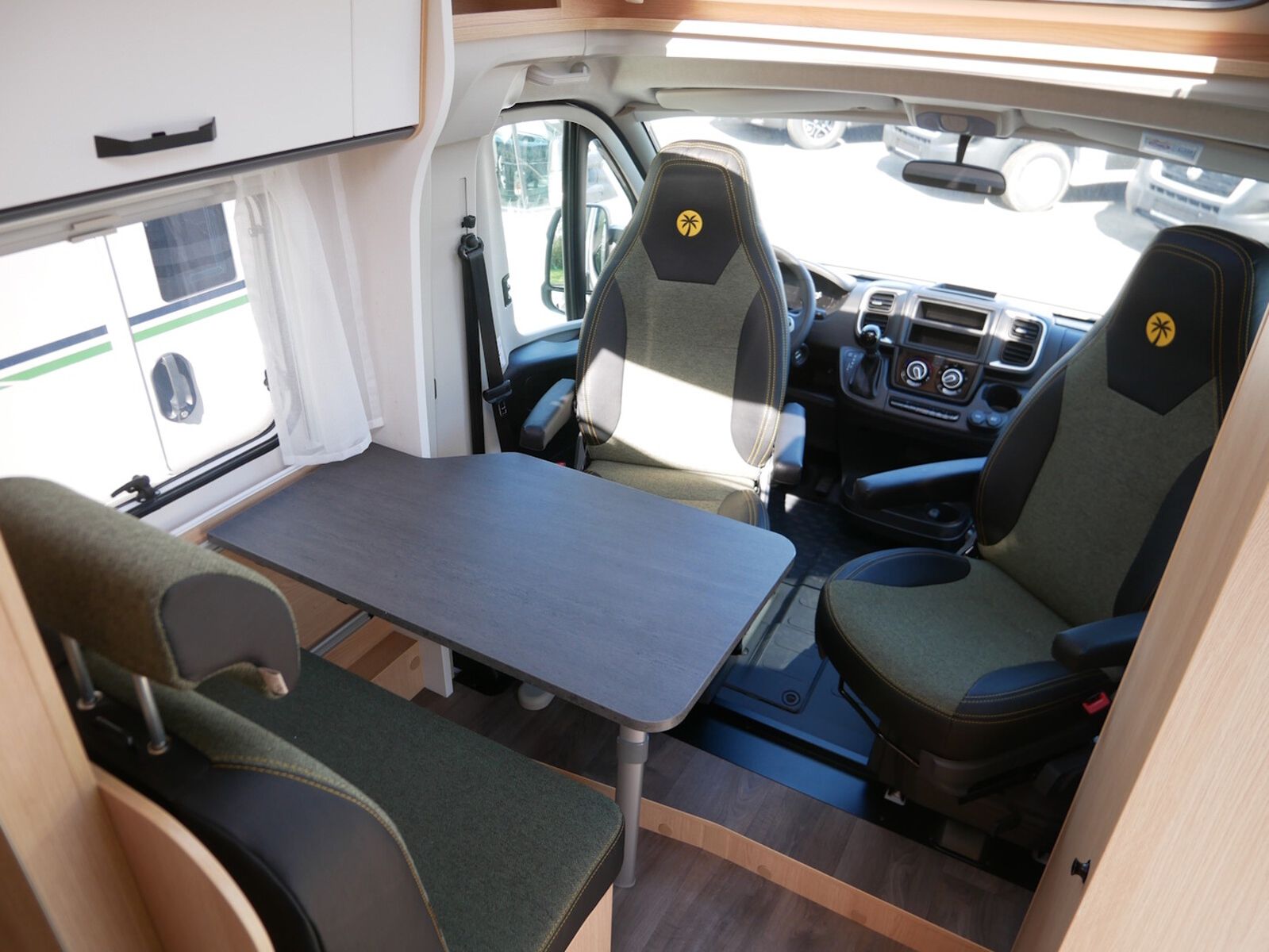 Fahrzeugabbildung Sunlight Adventure V 60 Autom.Faltverdunkelung