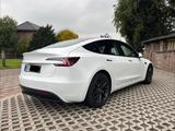 Tesla Model 3 Highland RWD und AHK - Tesla Model 3 in Essen