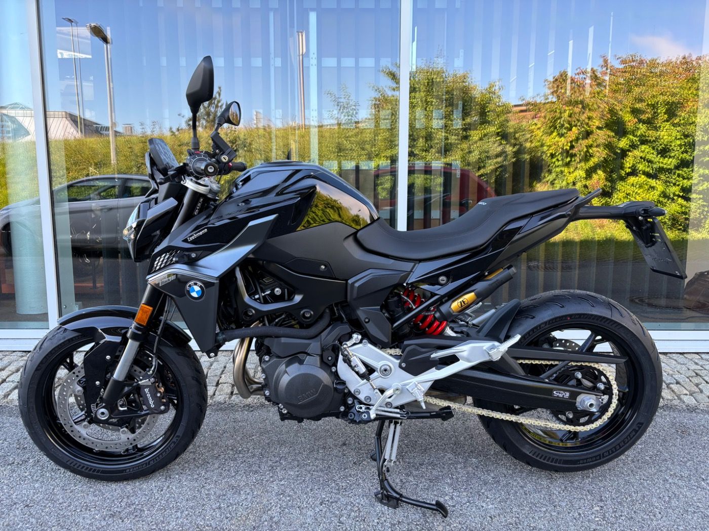 Fahrzeugabbildung BMW F 900 R Triple Black 2 Pakete
