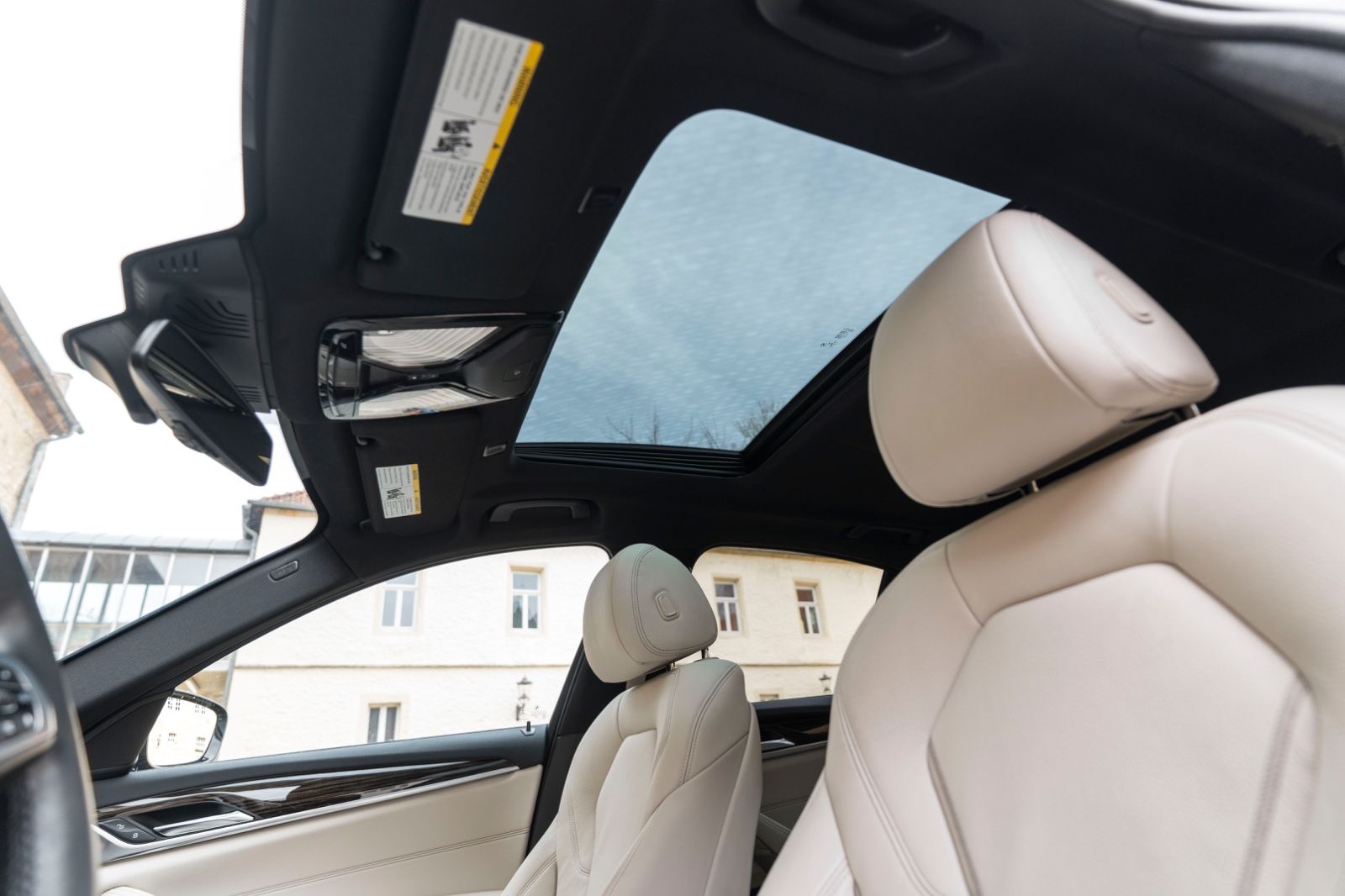 Fahrzeugabbildung BMW 530I M-PERFORMANCE LED KAM CARPLAY TOTW RDK HIFI