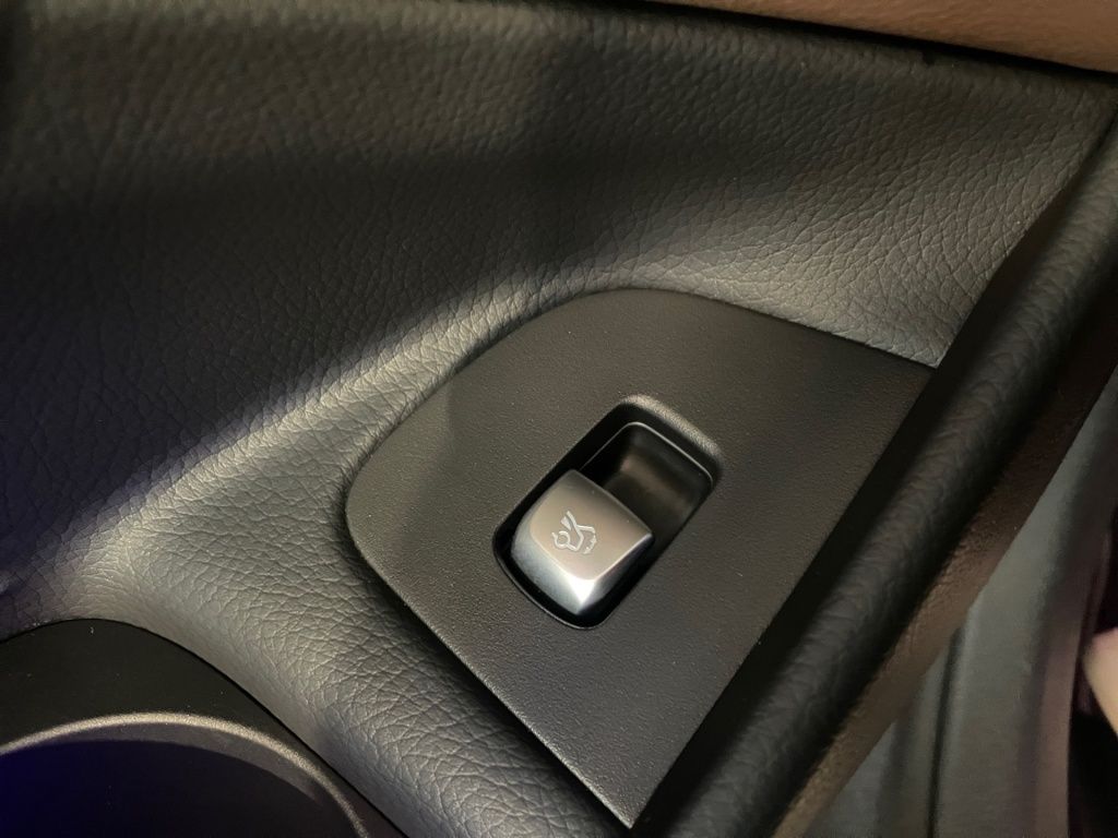 Fahrzeugabbildung Mercedes-Benz E 300 deT 4M AMG Totwi. AHK HUD Sitzklima Burm.