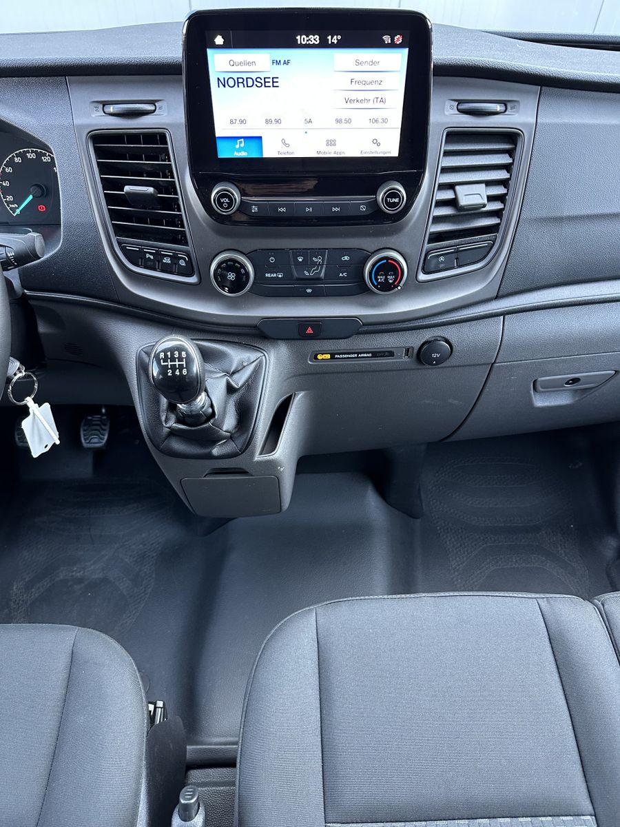 Fahrzeugabbildung Ford Transit Custom 340 L2H1 9-Sitzer AHK+TEMPOMAT+PP