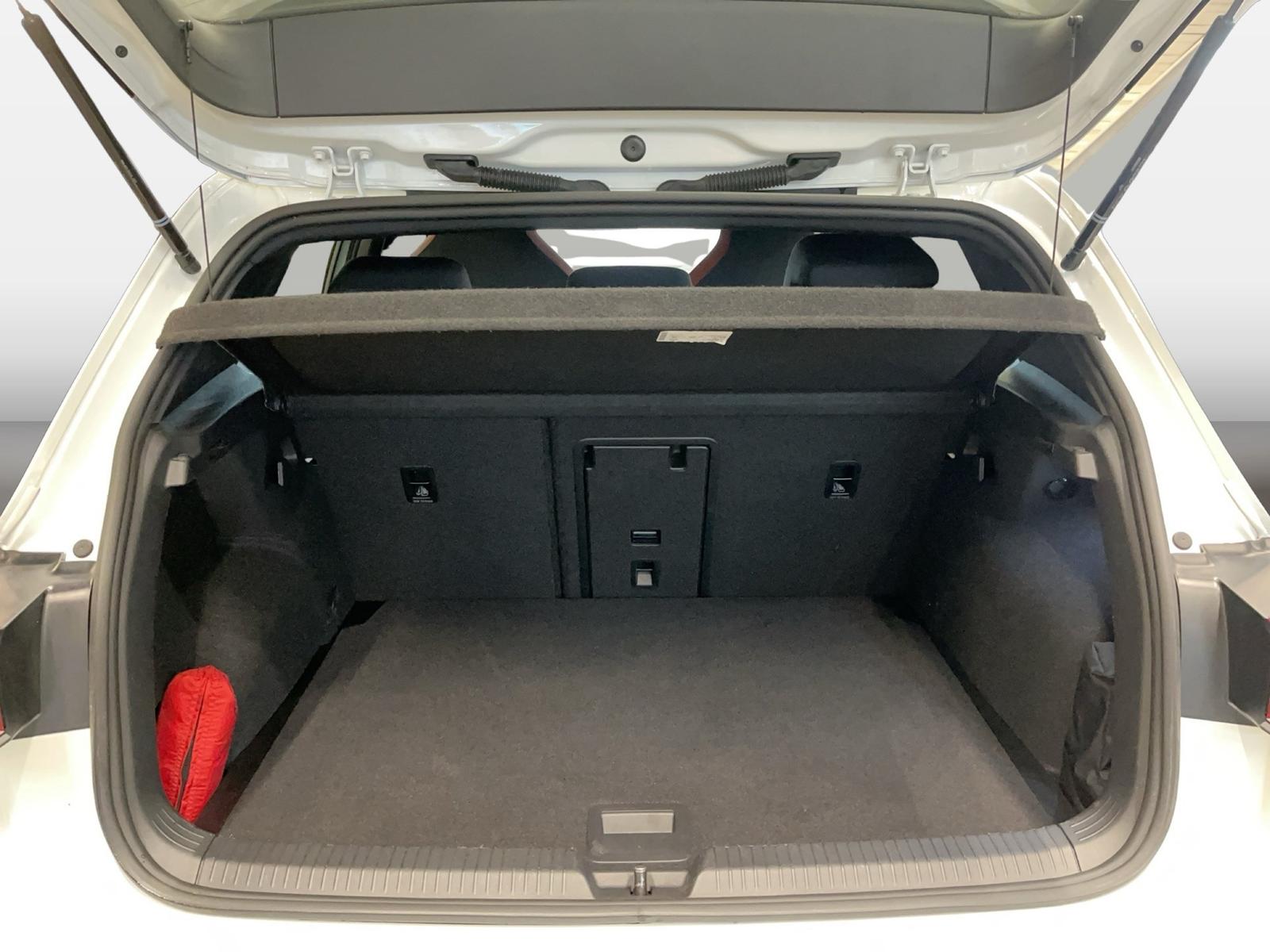Volkswagen Golf VIII GTI 2.0 TSI DSG AUT LED LM PDC SportS., миниатюра 12